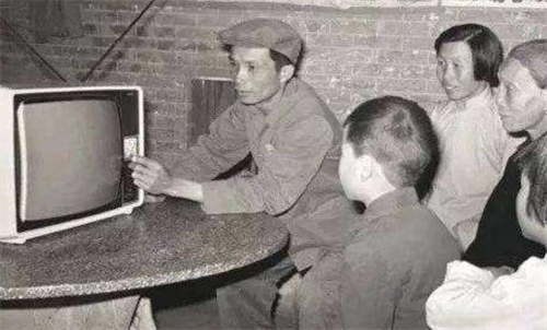 童年拾趣·电视机